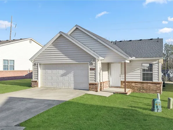2970 W Old Farmington Rd, Fayetteville, AR 72704