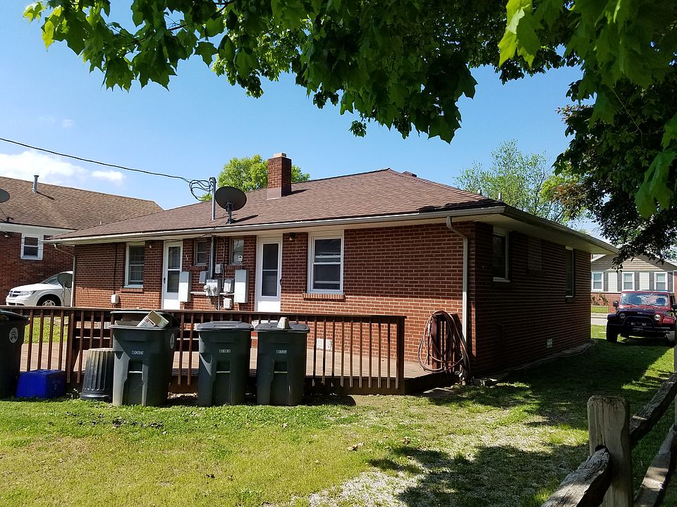 2nd image of 620 Center Way SW