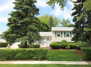 1222 Allison Ln, Schaumburg, IL 60194