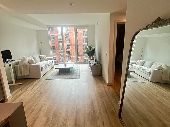 3rd image of 860 New Jersey Ave SE #769