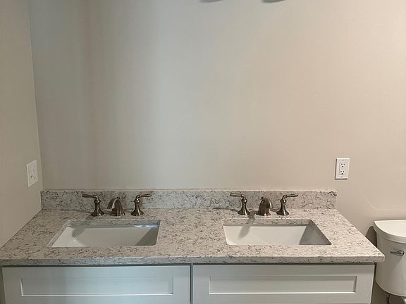 5th image of 11B Balsam Drive #97
