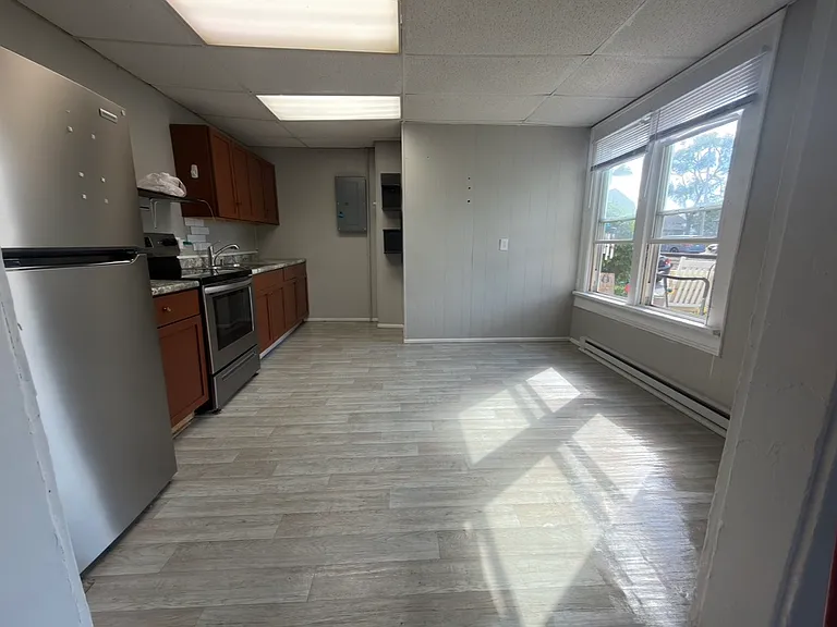 304 E Main St #3 — Photo 12