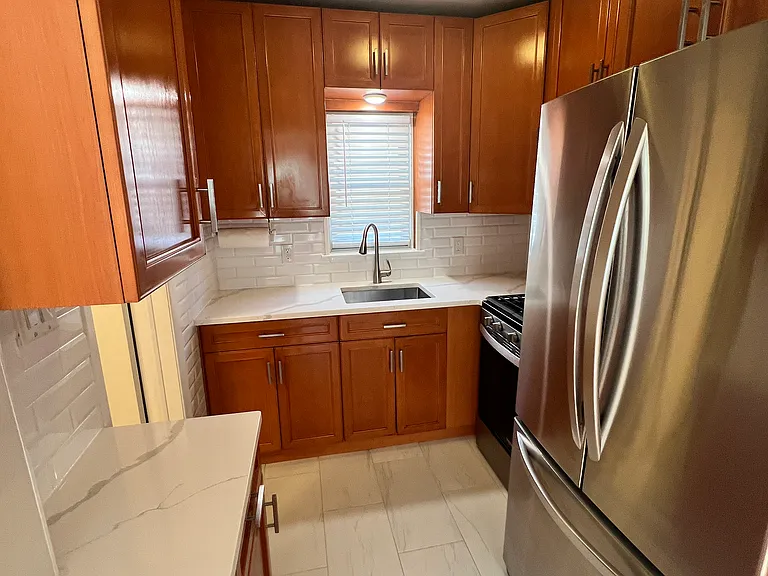62 Stein Ave #2B — Photo 2