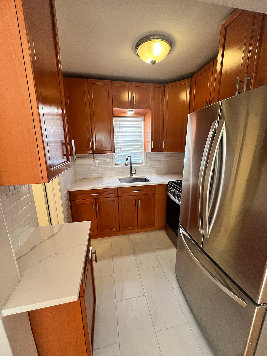 Building Photo - 62 Stein Ave #2B