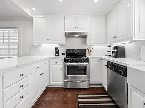 504 1/2 Avocado Ave — Photo 4