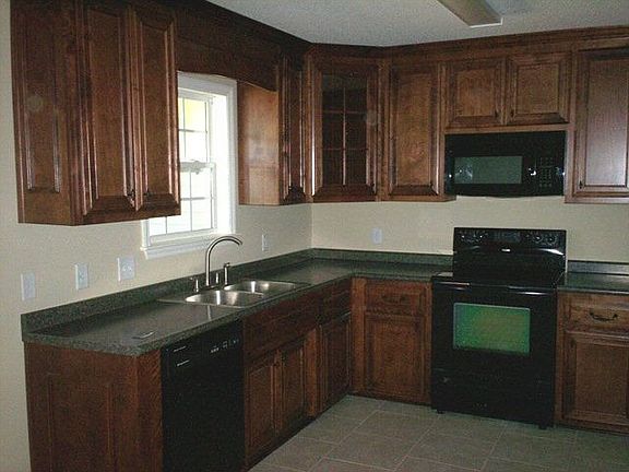 3rd image of 3464 Green Hill Dr