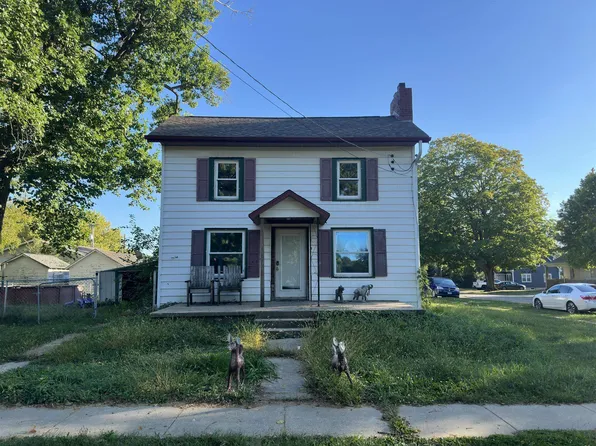 305 W Balsam St, Forreston, IL 61030