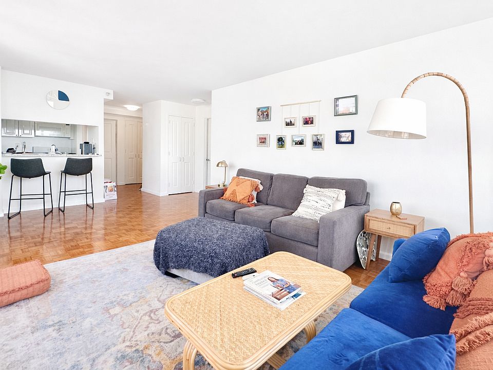 1st image of 350 W 43rd St APT 38D