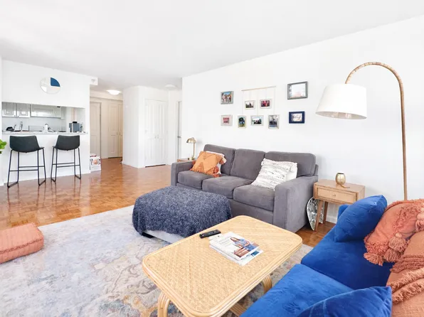 350 West 43rd Street image 1 of 9