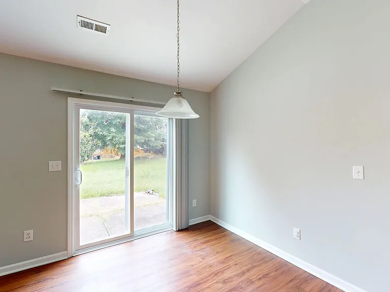 10612 Kempsford Dr — Photo 14