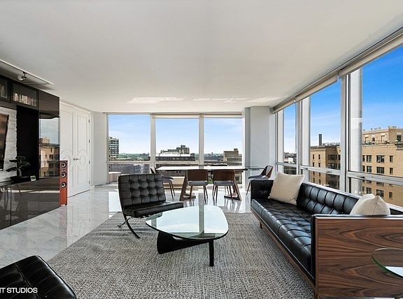 4th image of 340 W Diversey Pkwy APT 1416