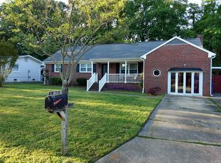 10 Camellia Dr, Newport News, VA 23602