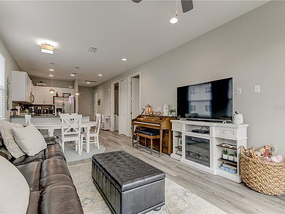 5th image of 101 2nd Ave N #201
