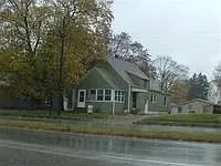 911 E Lincolnway photo 1