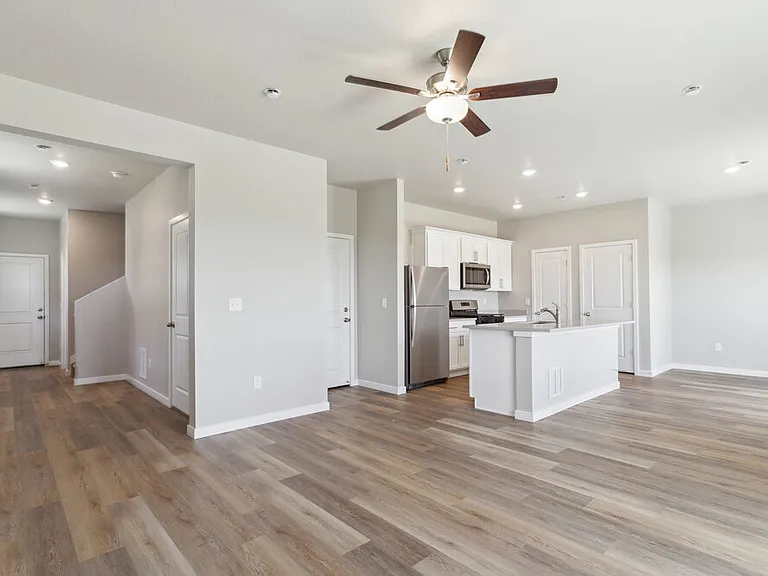 7332 Crystal Ave — Photo 10
