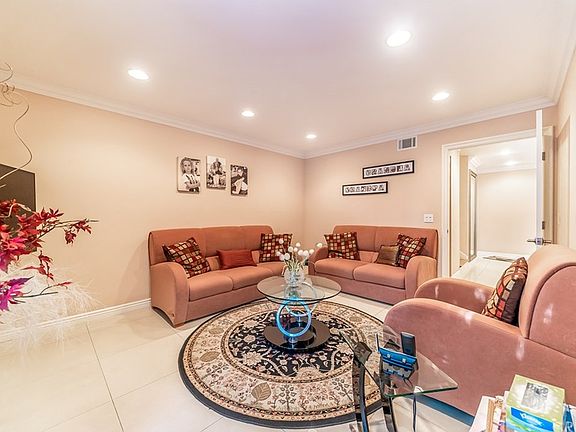 5th image of 5243 Yarmouth Ave