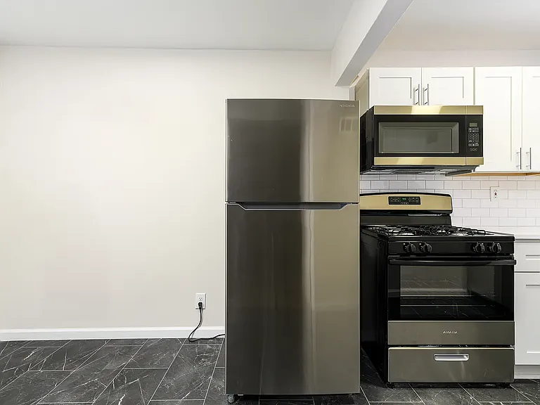 2000 Bellevue — Photo 17