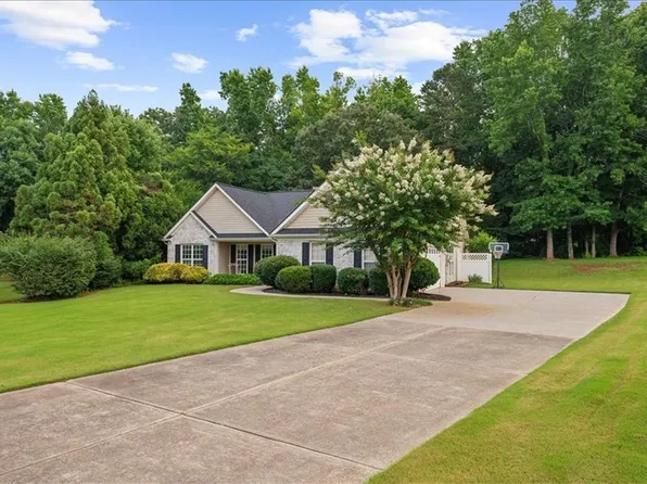 95 Bailey Dr, Jefferson, GA 30549