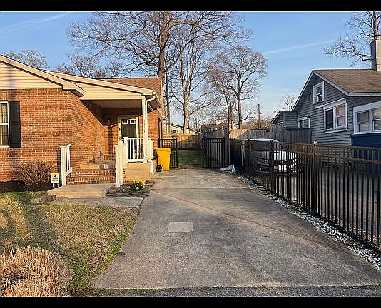2nd image of 1815 Keymar Rd