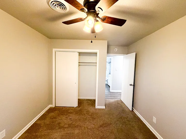 1204 Chippendale Dr — Photo 25
