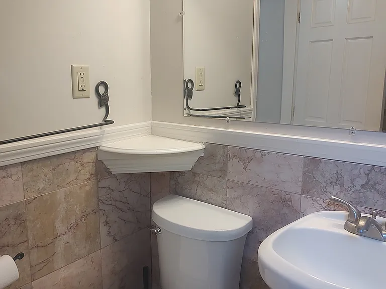 28 Mount Auburn St #1 — Photo 13