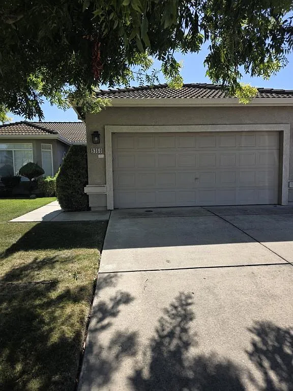 9360 Pioneer Cir — Photo 1