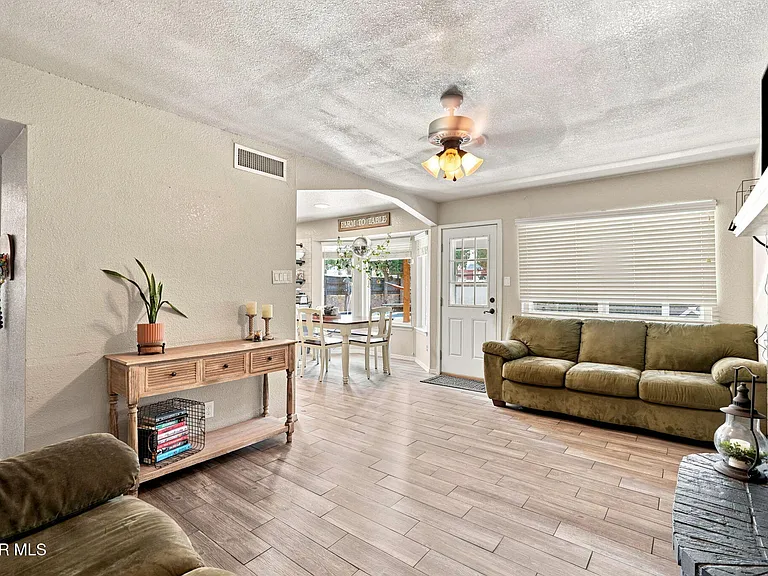 2437 Fletcher Pl — Photo 24