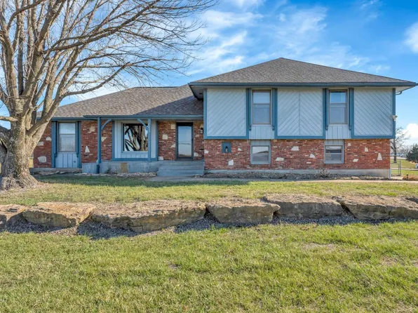 8417 SW 21st St, Topeka, KS 66615