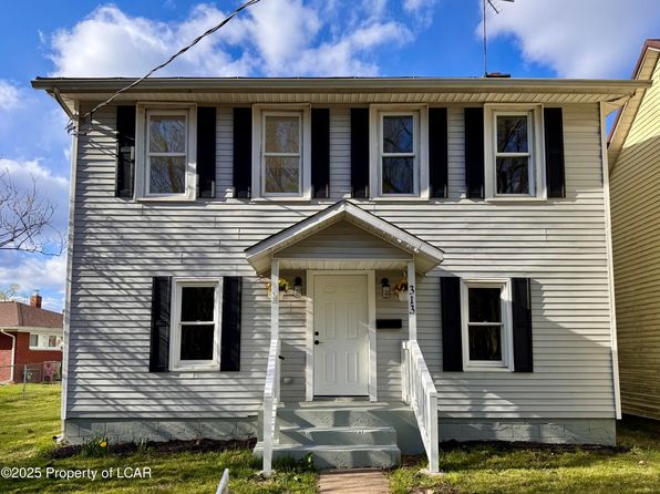 313 W 5th St, Nescopeck, PA 18635