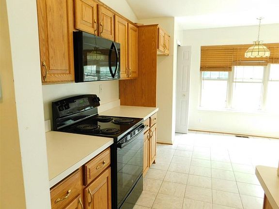 3rd image of 18256 Blue Island Ct