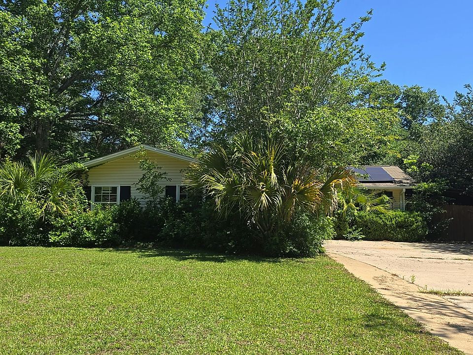 1st image of 2304 Hampshire Way