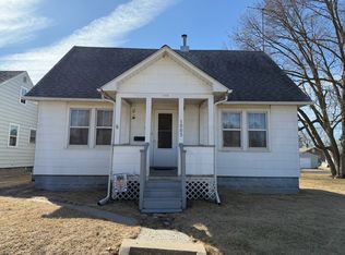 1005 W 7th St, Sterling, IL 61081
