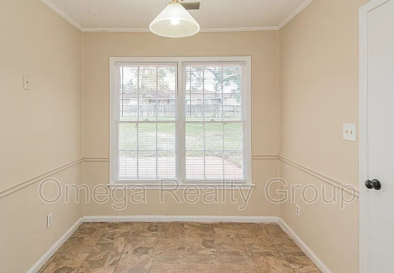 2061 Green Acres Dr — Photo 18