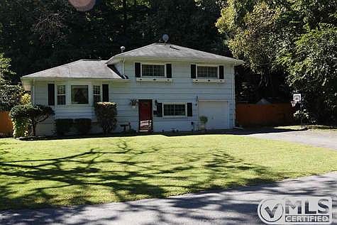 4th image of 22 Birchwood Dr W