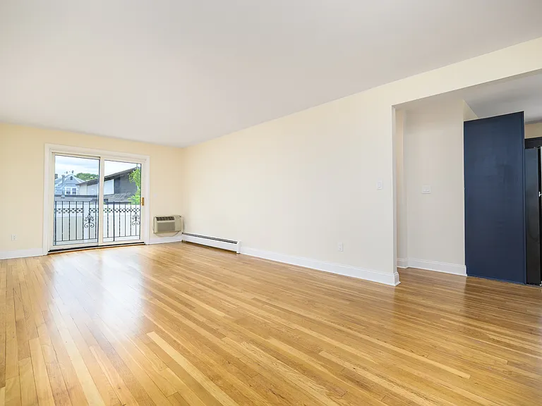 470 Glenbrook Rd #2I — Photo 16