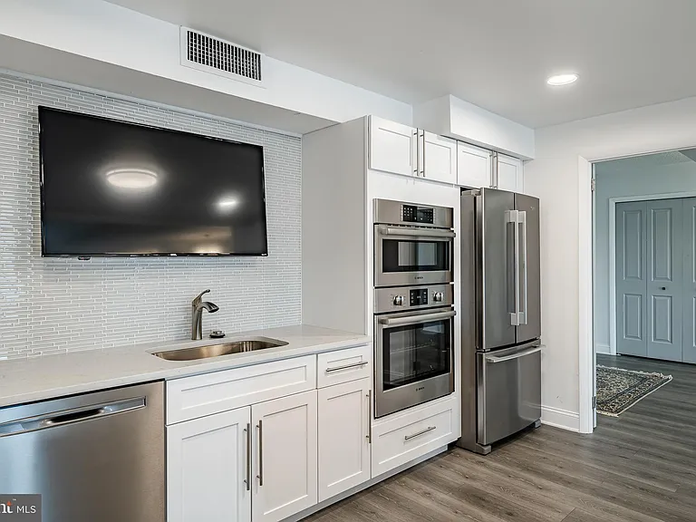 21510 Valley Forge Cir #1510 — Photo 11