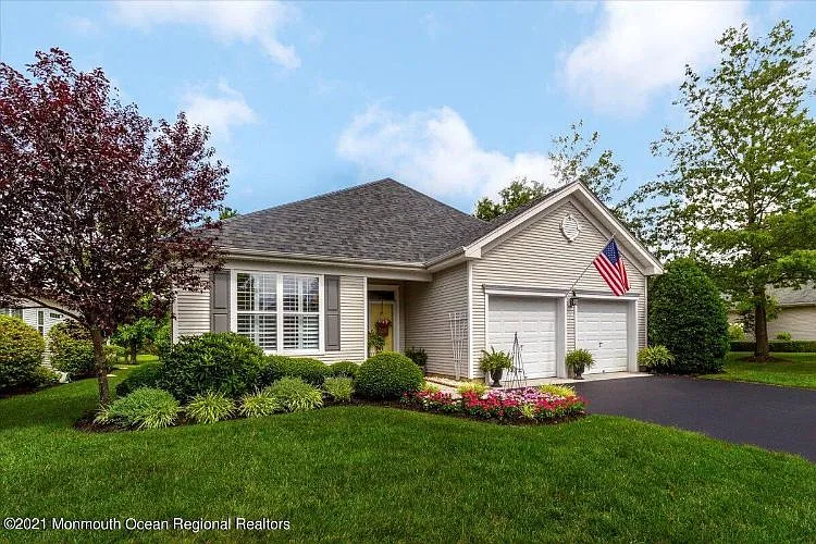 1540 Harvest Ln photo 1