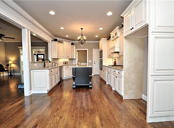 5th image of 1406 Rhonda Dr Lot 93