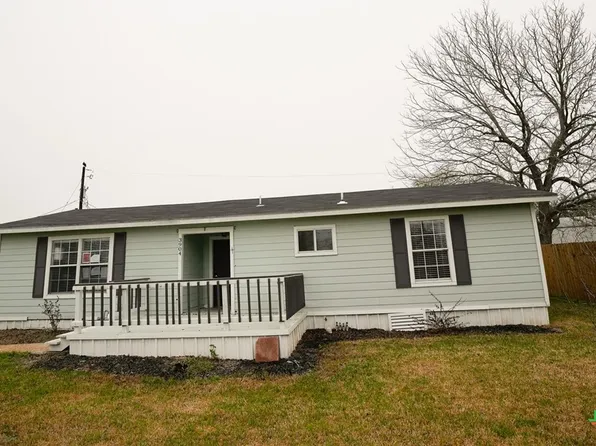 3904 N Vine St, Victoria, TX 77901
