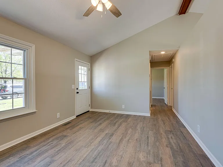 4908 Deerhaven Dr — Photo 7