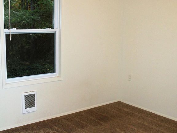 5th image of 18941 Viking Way NW