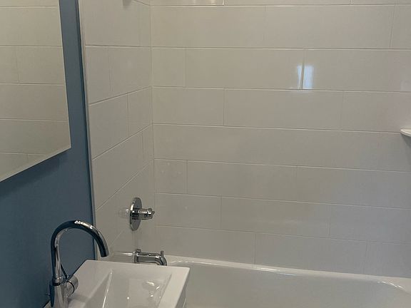 Full Bath 2