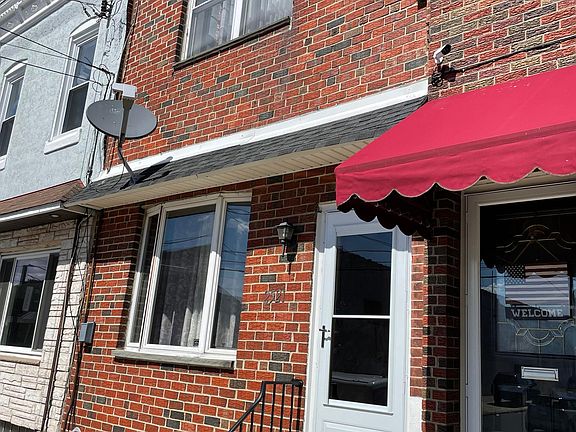 2nd image of 2521 E Clearfield St