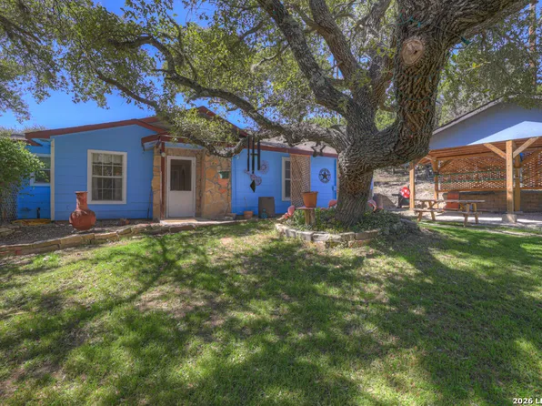 1069 Trail Pass, Canyon Lake, TX 78133