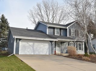 W163N10590 Ridgeview Ln, Germantown, WI 53022