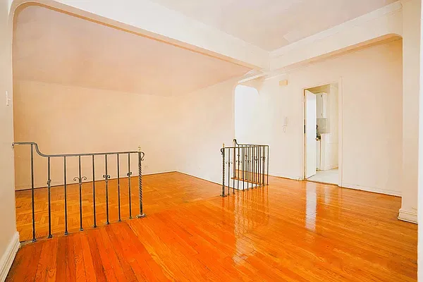 Living room, photo 5