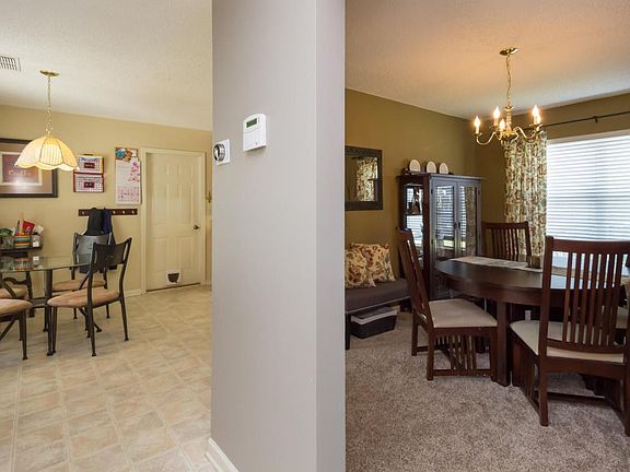 Eating area in Kitchen and Dining Room