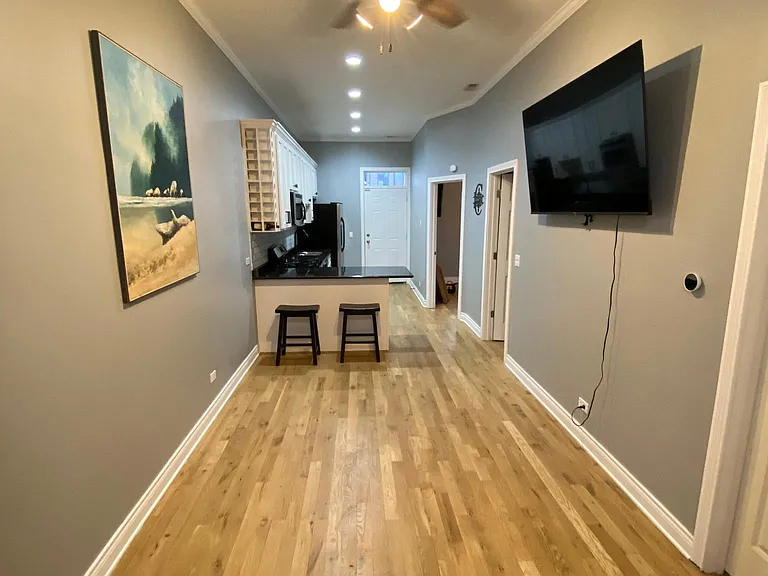 1349 W Huron St #2R — Photo 4