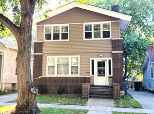 808 N Roosevelt Ave, Bloomington, IL