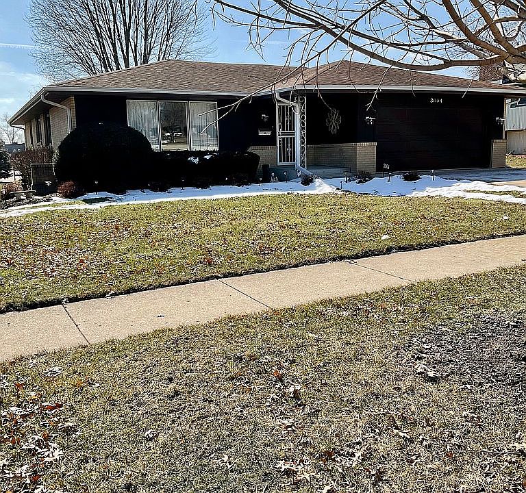 1st image of 3004 Carriage Ln